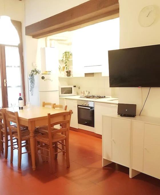 Cozy Apartment Near Train Station Firenze Kültér fotó